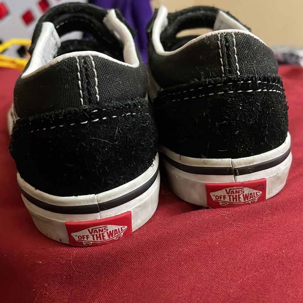 Vans - Picture 2 of 2